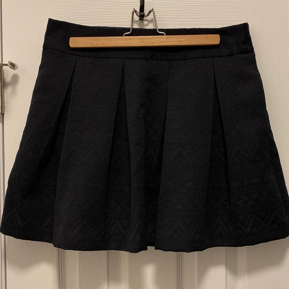 Banana Republic Dresses & Skirts - Banana Republic Navy blue skirt